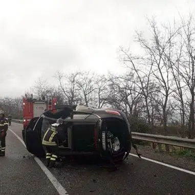 Incidente a Rocca di Neto, un morto e quattro feriti lungo la Silana-Crotonese