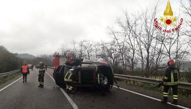 Incidente a Rocca di Neto, un morto e quattro feriti lungo la Silana-Crotonese