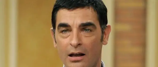 «Finiamo in un pilone della A2»: bufera sulla frase di Timperi al concorrente calabrese