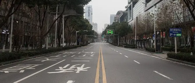 Virus Cina, 132 morti. Wuhan è ormai una città fantasma: il video
