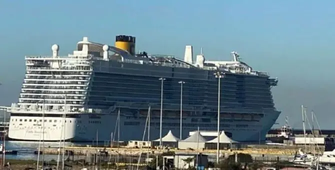 Coronavirus, due casi sospetti su una nave: bloccati in 6mila a Civitavecchia
