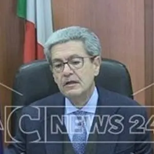 Moglie e figlia fatte prostituire per 5 euro a Cosenza, il procuratore: «Rete sociale assente»