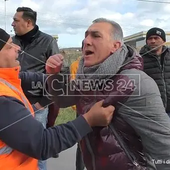 Catanzaro, manifestazione contro il degrado a viale Isonzo: rissa sfiorata