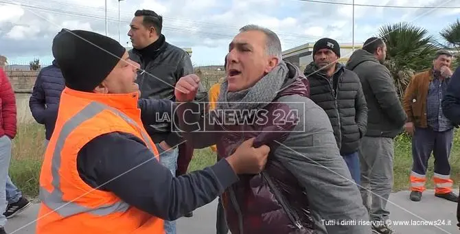 Catanzaro, manifestazione contro il degrado a viale Isonzo: rissa sfiorata