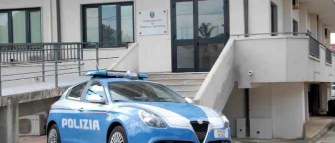 Bovalino, dipendente comunale getta rifiuti in una discarica abusiva: denunciato