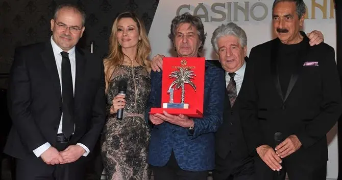 Sanremo, a Fausto Leali il Premio “Numeri Uno” realizzato da Affidato