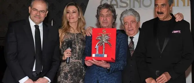 Sanremo, a Fausto Leali il Premio “Numeri Uno” realizzato da Affidato