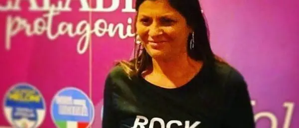 Santelli se ci sei batti un colpo, alla Calabria non basta una tarantella