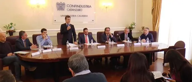 Emergenza sanità, l’allarme delle strutture private: «Calabresi umiliati»