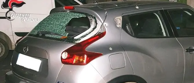 Belcastro, tenta di uccidere zio e cugino al culmine di una lite: fermato