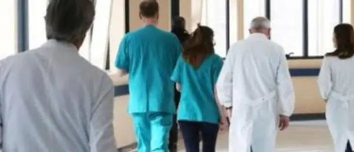 Medici aggrediti all'ospedale di Lamezia: «Il nostro lavoro diventato sempre più pericoloso»