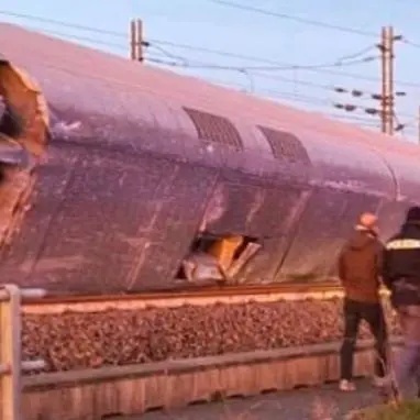 Treno deragliato, i sindacati annunciano due ore di sciopero