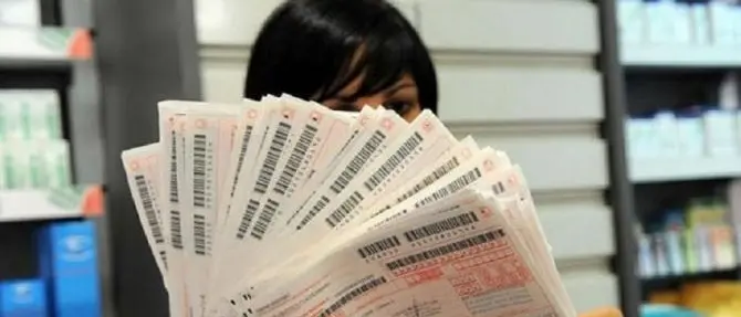 Ufficio ticket di Cosenza nel caos: «5 ore d'attesa per (non) consegnare un esame»