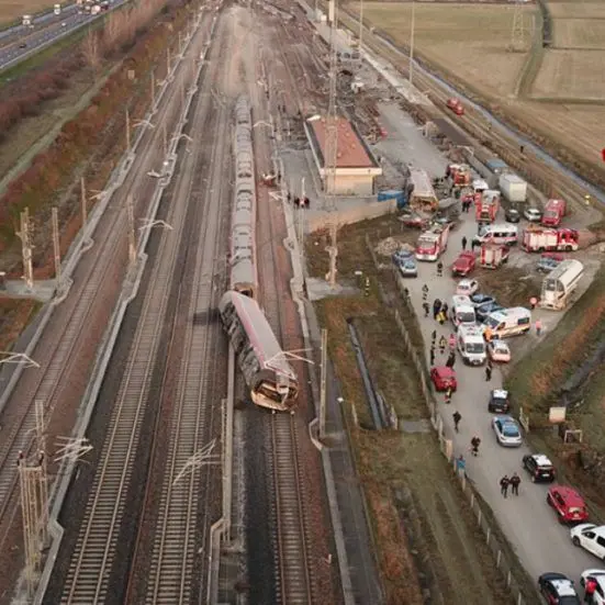 Macchinista morto, forse uno scambio lasciato aperto alla base del disastro