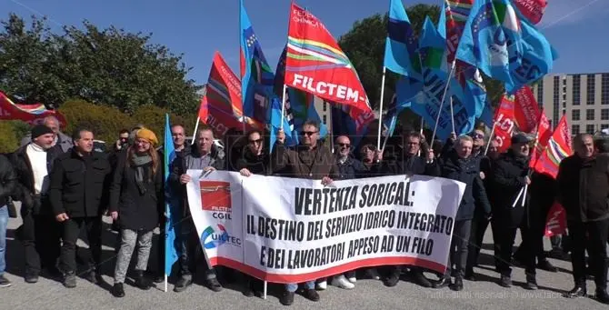 La Sorical affoga nei debiti, a Catanzaro protestano lavoratori e sindacati