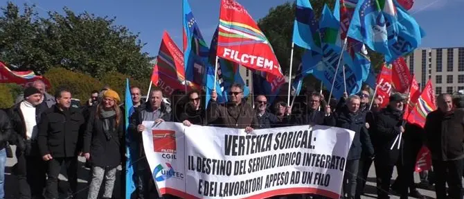 La Sorical affoga nei debiti, a Catanzaro protestano lavoratori e sindacati