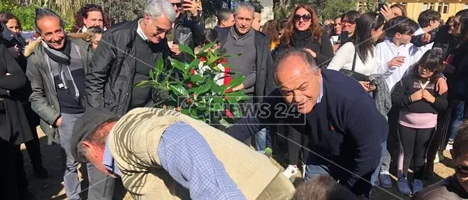 A Fuscaldo un ulivo dedicato a Gratteri nel Giardino dei Giusti