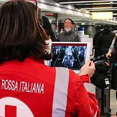 Coronavirus, controlli negli aeroporti di Lamezia e Reggio sui voli nazionali