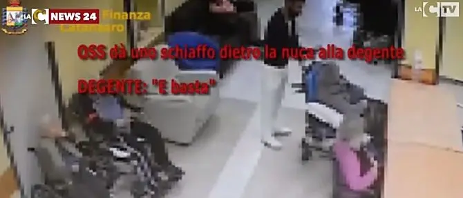 Settingiano: anziani picchiati e derisi in casa di cura, indagini chiuse per 17