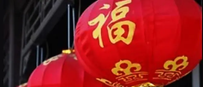 Blitz in un negozio cinese a Reggio, sequestrati 300 prodotti elettronici contraffatti