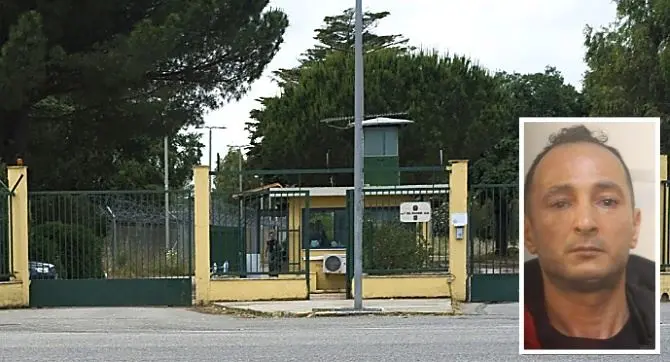 Isola Capo Rizzuto, migrante riconosce il suo torturatore e lo fa arrestare