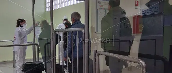 Coronavirus, all'aeroporto di Lamezia controlli anche sui passeggeri da Roma