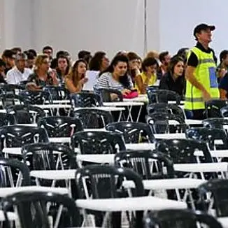 Sospeso il concorsone della Regione Campania: «Violato l’anonimato delle prove»
