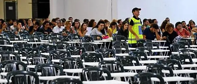 Sospeso il concorsone della Regione Campania: «Violato l’anonimato delle prove»