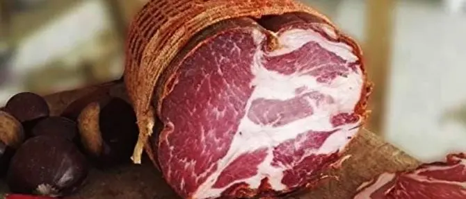 Rubano guanciali e capocolli a Sant'Andrea sullo Ionio, arrestati due catanzaresi