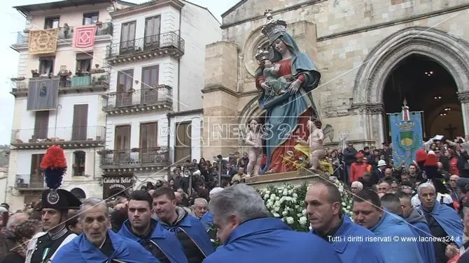 Madonna del Pilerio, torna la tradizione dei drappi esposti a Palazzo del Sedile