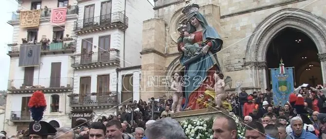 Madonna del Pilerio, torna la tradizione dei drappi esposti a Palazzo del Sedile