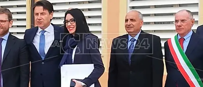 Il premier Giuseppe Conte a Gioia Tauro per presentare il Piano per il Sud: video