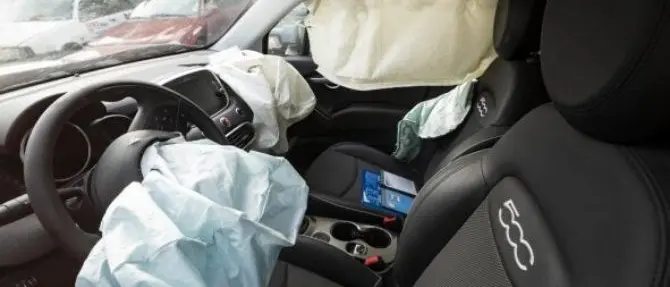 Neonato muore a causa dello scoppio dell'airbag in un incidente
