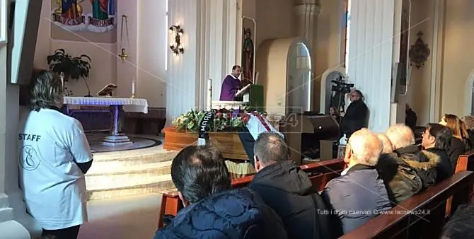 A Marina di Gioiosa i funerali di Vincenzo Cordì, bruciato vivo nella sua auto