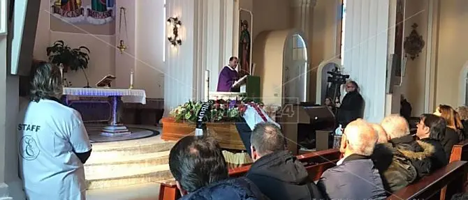 A Marina di Gioiosa i funerali di Vincenzo Cordì, bruciato vivo nella sua auto