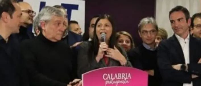 Occhiuto, il sindaco fallito, vuole un posto a tavola nel governo regionale