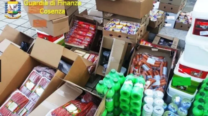 Sequestrati nel Cosentino 600 chili di prodotti in pessimo stato di conservazione
