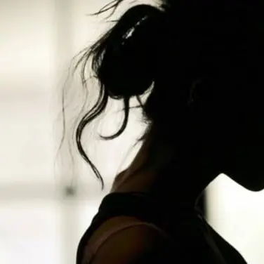 Palmi, tenta il suicidio minacciando di gettarsi nel vuoto: salvata dalle forze dell’ordine