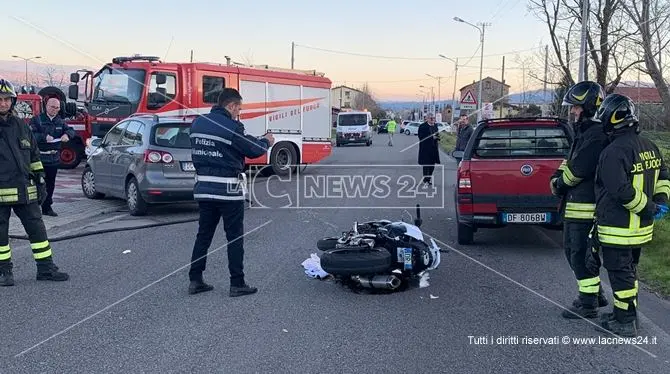 Rende, scontro tra un'auto e una moto. Ferito un centauro