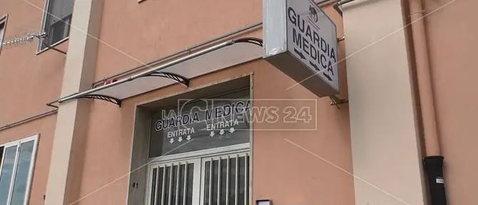 Troppe guardie mediche, in provincia di Catanzaro l'Asp ne taglia 34
