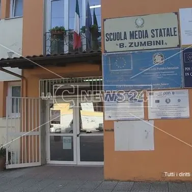 Cosenza, terzo furto alla scuola Zumbini: rubate monete dai distributori