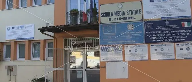 Cosenza, terzo furto alla scuola Zumbini: rubate monete dai distributori