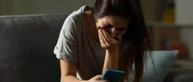 Brescia: denuncia un caso di revenge porn, l’azienda la licenzia per danno d'immagine