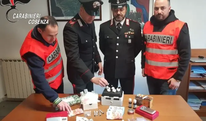 Spaccio di eroina, un arresto a Diamante. Trovate ben 850 dosi