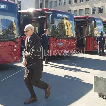 Cosenza, in servizio in città cinque nuovi autobus dell'Amaco