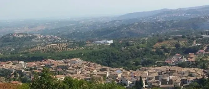 Coronavirus, nel Cosentino madre e figlio in isolamento volontario