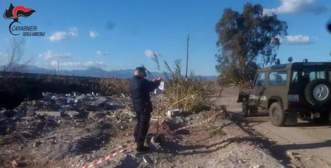 Corigliano-Rossano, abbandono rifiuti sulla 106: denunciato titolare ditta