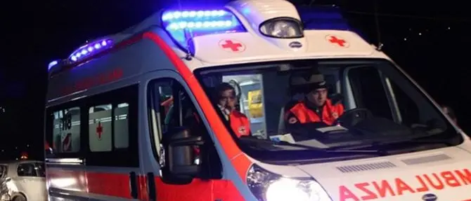 Incidente nel Cosentino, auto si ribalta: pensionato muore schiacciato