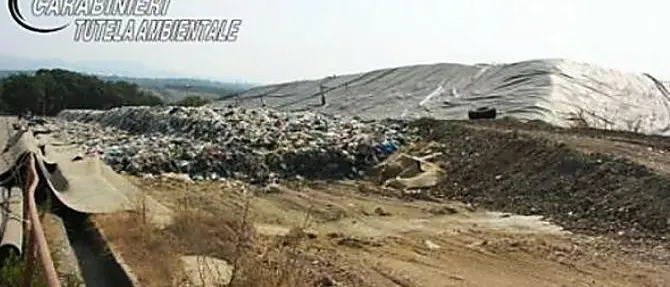 Sequestrata la discarica comunale di Lamezia, tre denunce