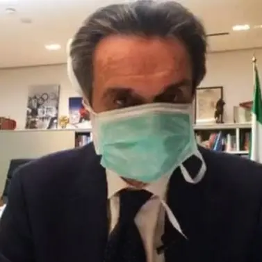 Coronavirus, in quarantena il presidente della Lombardia. Primi casi in Puglia e Abruzzo